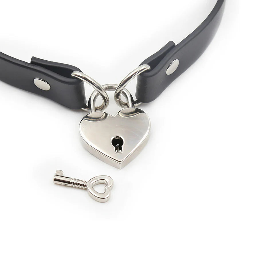 Ple'sur PVC Collar With Heart Lock & Key