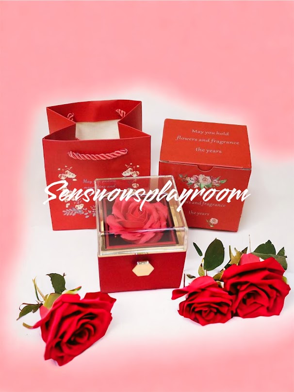 ROTATING ETERNAL ROSE GIFT BOX